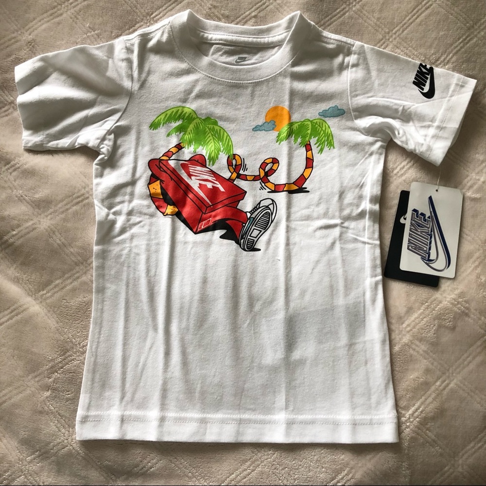 NWT Nike Boy’s Graphic T-Shirt Size 4T/XS
